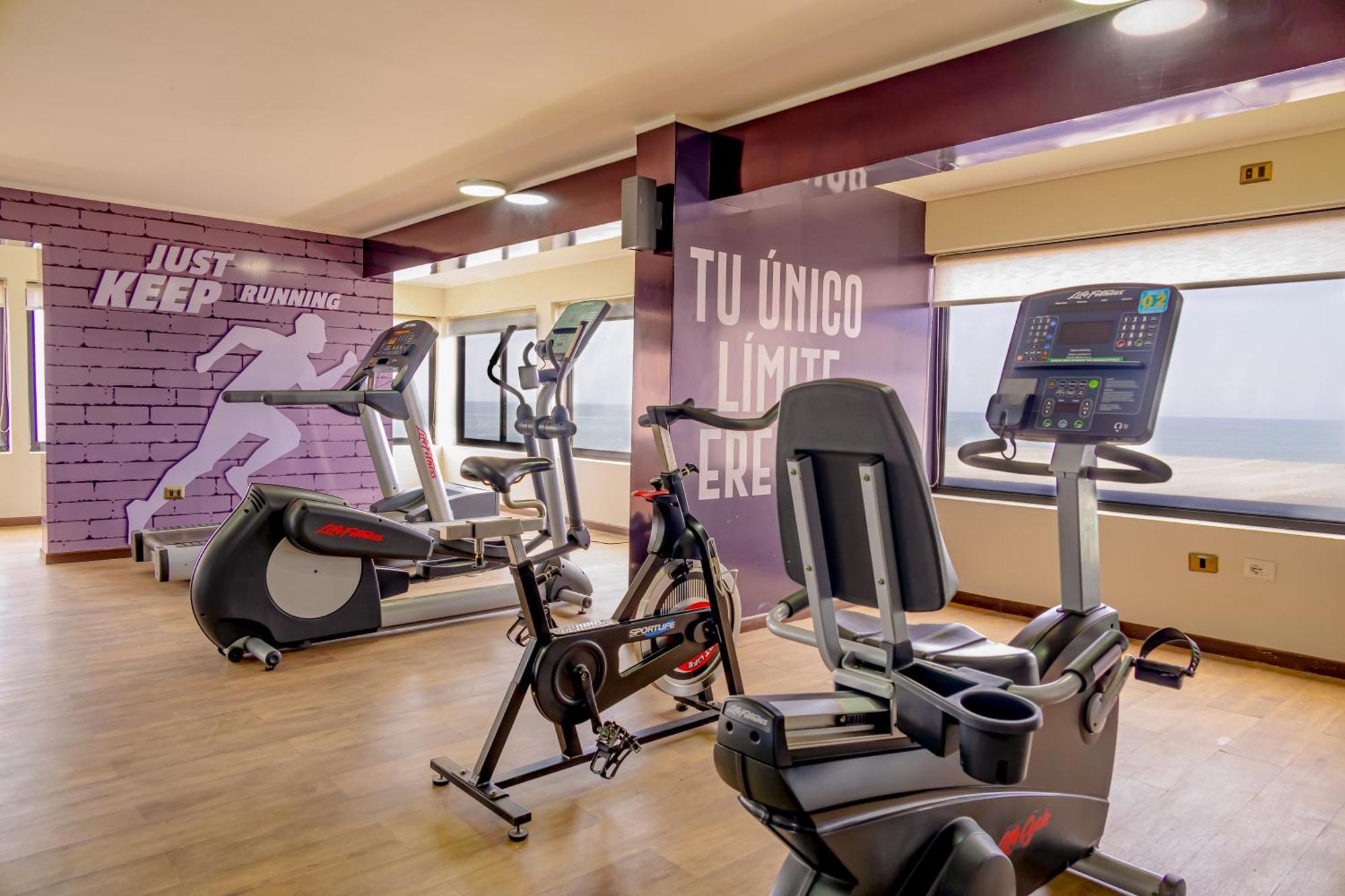 Hotel Gavina Costa Mar Iquique Esterno foto The gym at the hotel