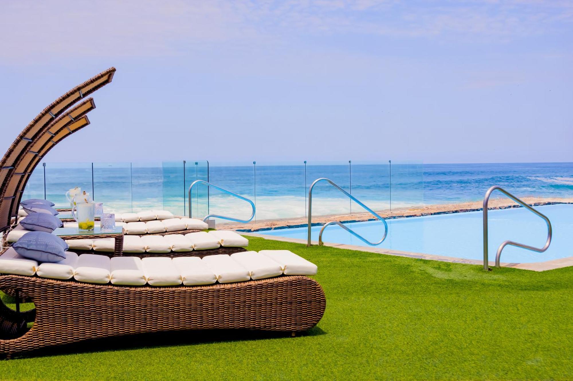 Hotel Gavina Costa Mar Iquique Esterno foto The pool at the Hilton Tel Aviv