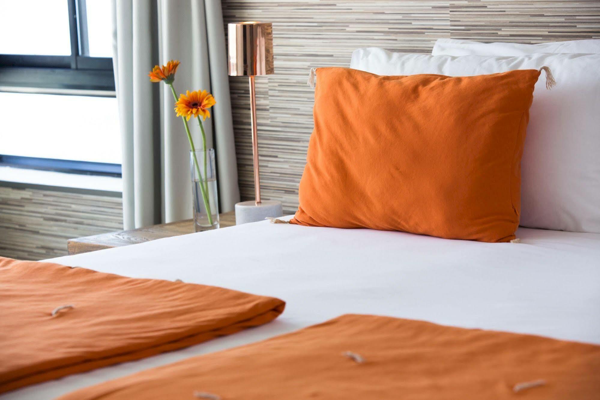 Hotel Gavina Costa Mar Iquique Esterno foto A bed with a headboard
