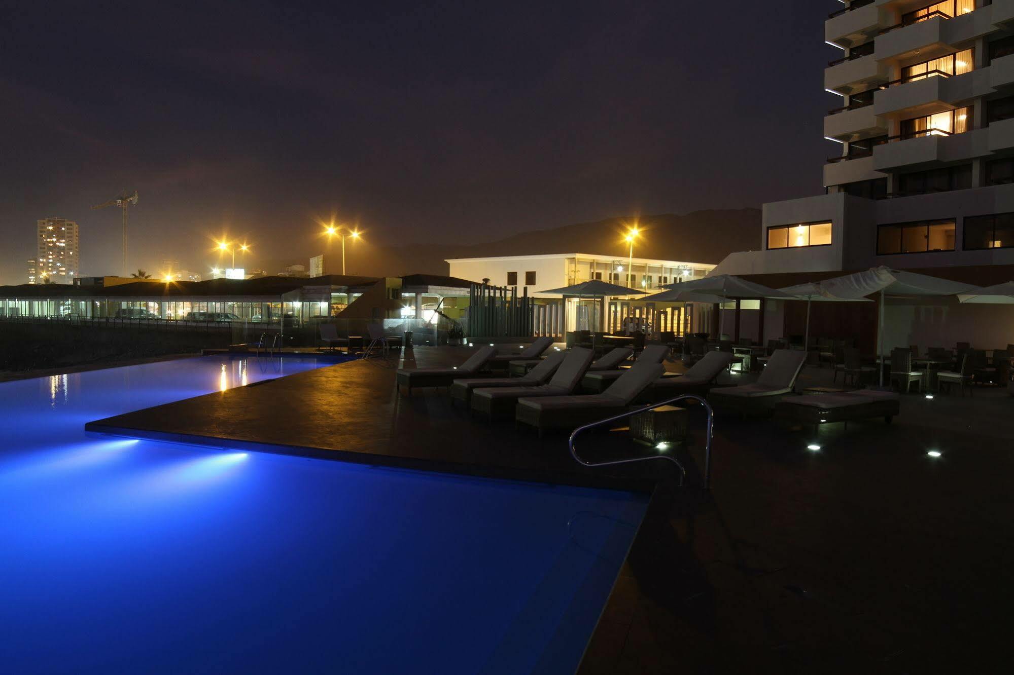 Hotel Gavina Costa Mar Iquique Esterno foto The pool at the hotel