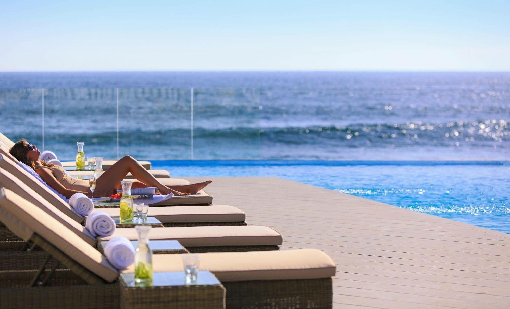 Hotel Gavina Costa Mar Iquique Esterno foto Infinity pool at the hotel